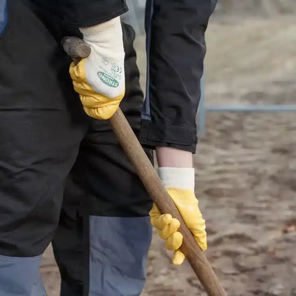 Bild von Handschuhe Yellow Star von Stronhand bei der Arbeit