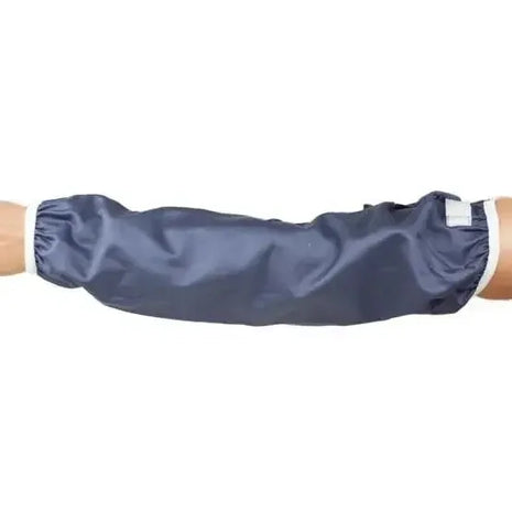 Wasserabweisender dunkelblauer Armschutz aus Kunststoff mit Gummizug für Hygiene und Pflege