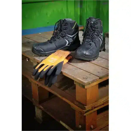 L6125 Prag, Stiefel niedrig