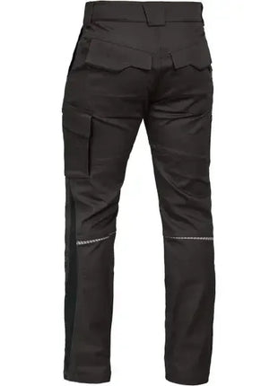 Schwarze Arbeitshose mit reflektierenden Streifen, Gesäßtaschen und Seitentasche, Rückansicht