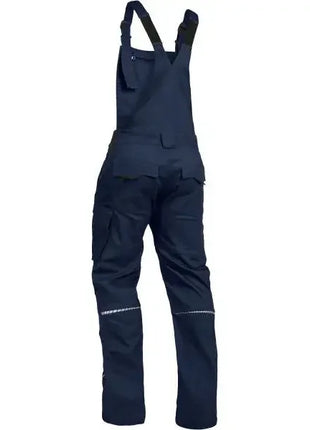 Blaue Arbeitshose mit Latz, robuste Schutzkleidung für beruflichen Einsatz, Rückansicht