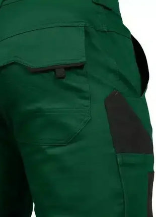 Grüne Arbeitshose mit mehreren Taschen und schwarzem Einsatz, strapazierfähiges Berufsbekleidungstextil