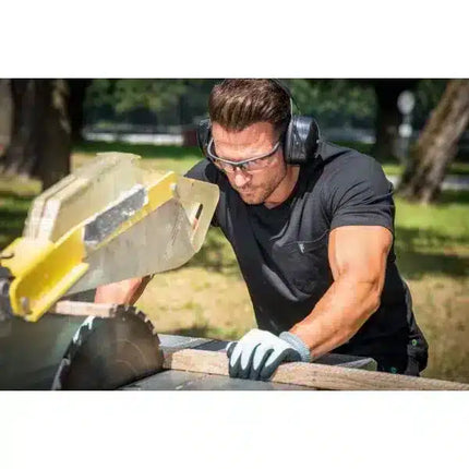 FLEXT05 · Uwe, T-Shirt V-Neck