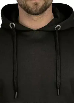 Schwarzer Herren Hoodie mit Kapuze und Kordelzug, moderne Freizeitmode Detailansicht