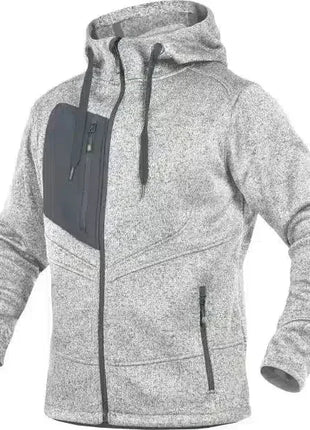 Graue Fleecejacke mit Kapuze, Reißverschluss und Brusttasche für Outdoor und Arbeit.