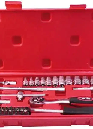 Steckschlüsselsatz im roten Koffer, Ratsche, Bits und Aufsätze, Werkzeugset, professionelle Qualität.