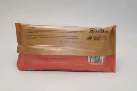Rückseite einer feuchten Hygienetücher-Verpackung, gut lesbare Anleitung und Barcode