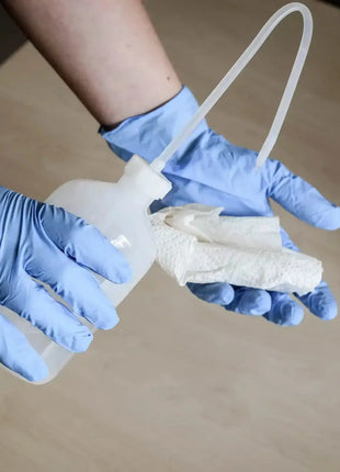 NITRAS BLUE WAVE, Nitril-Einmalhandschuhe, blau (Farbcode: 2200), unsteril, Rollrand, puderfrei, hergestellt nach EN 455, für Lebensmittelkontakt, beidseitig tragbar (linke und rechte Hand), medizinische Handschuhe, mikrogeraute Fingerspitzen, Farbleitsystem für Größen, AQL 1,5, Schutz gegen Mikroorganismen, Bakterien und Viren, Box à 100 Stück