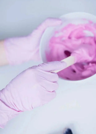 NITRAS PINK WAVE, Nitril-Einmalhandschuhe, rosa (Farbcode: 6300), unsteril, Rollrand, puderfrei, hergestellt nach EN 455,beidseitig tragbar (linke und rechte Hand), medizinische Handschuhe, mikrogeraute Fingerspitzen, Farbleitsystem für Größen, AQL 1,5, Schutz gegen Mikroorganismen, Bakterien und Viren, Box à 100 Stück