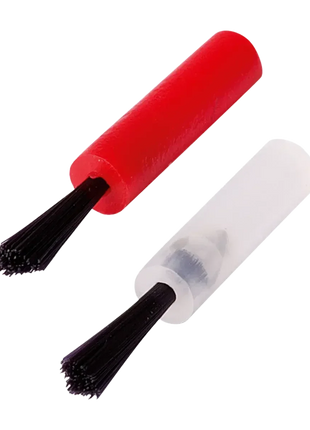 Zwei Applikatorpinsel für Hygieneprodukte, einer mit roter und einer mit transparenter Kappe