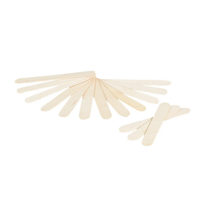 Einfacher Holzspatel aus Birkenholz mit abgerundeten Ecken und einer glatten, splitterfreien Oberfläche.