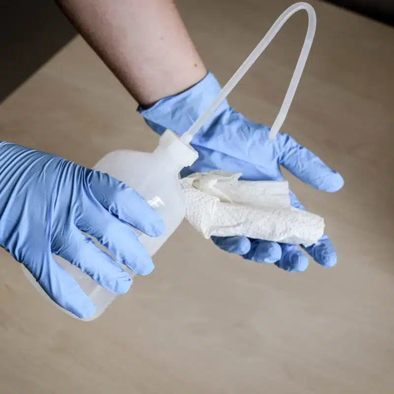 NITRAS BLUE WAVE, Nitril-Einmalhandschuhe, blau (Farbcode: 2200), unsteril, Rollrand, puderfrei, hergestellt nach EN 455, für Lebensmittelkontakt, beidseitig tragbar (linke und rechte Hand), medizinische Handschuhe, mikrogeraute Fingerspitzen, Farbleitsystem für Größen, AQL 1,5, Schutz gegen Mikroorganismen, Bakterien und Viren, Box à 100 Stück